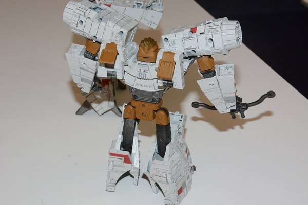 Star Wars Powered By Transformers Millennium Falcon Up Close Photos Of New Crossover Figure 12 (12 of 12)